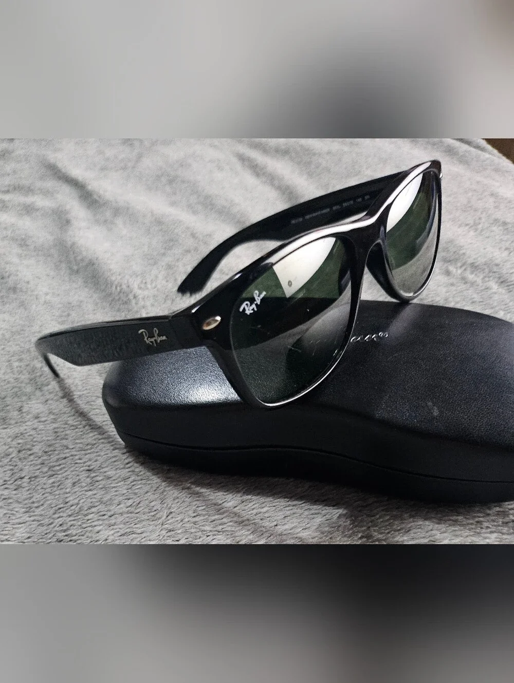 Rayban Mens Newer Model Wayfarer Designer Sunglasses New!!